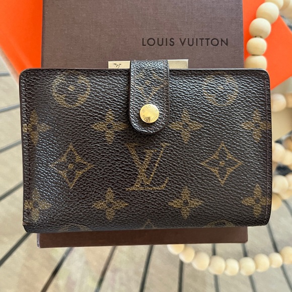LOUIS VUITTON Monogram French Kisslock wallet. Very good condition. Vintage. - Picture 4 of 12